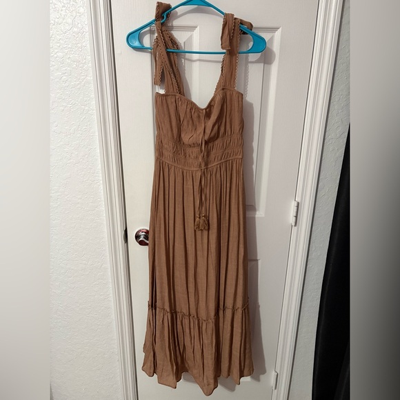 Trixxi Dresses & Skirts - Trixxi Tan Brown Boho Maxi Dress with Tassel Tie